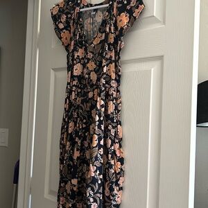 Old Navy ruffled cap sleeve dress